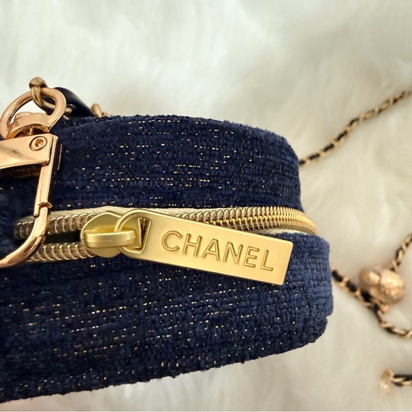 Chanel Beauty Denim Blue DIY Cosmetic Bag Crossbody Bag With Generic Strap - Picture 7 of 8
